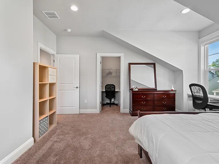 Maggie Dr — Photo 39