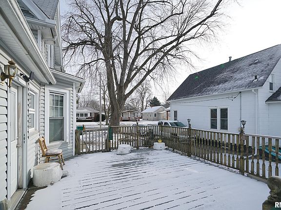 4th image of 86 N Pleasant Ave