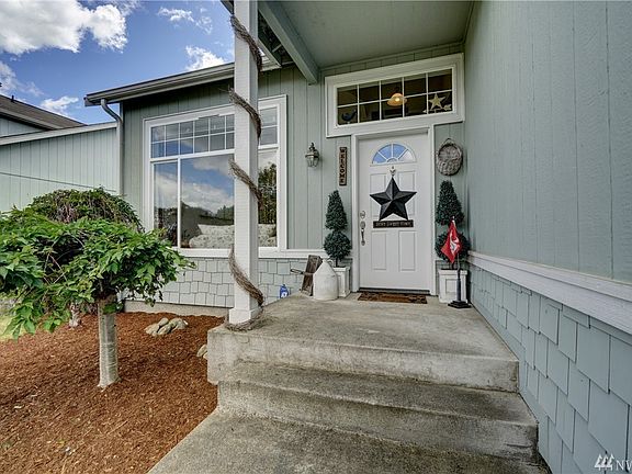 2nd image of 16403 Cascadian Ave SE