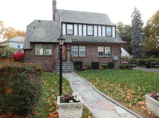 56 8th St, New Rochelle, NY 10801