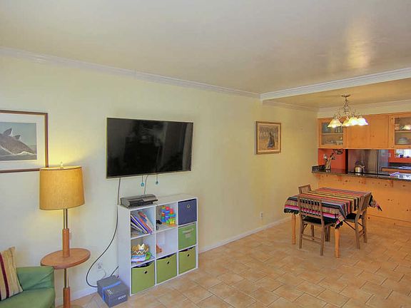 3rd image of 208 Ventura St #A
