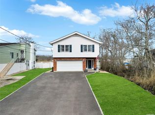 15 Riverside Ave, Mastic Beach, NY 11951