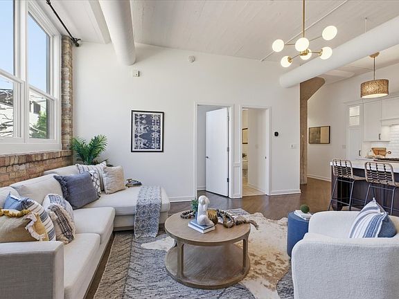 4th image of 1158 W Armitage Ave APT 206