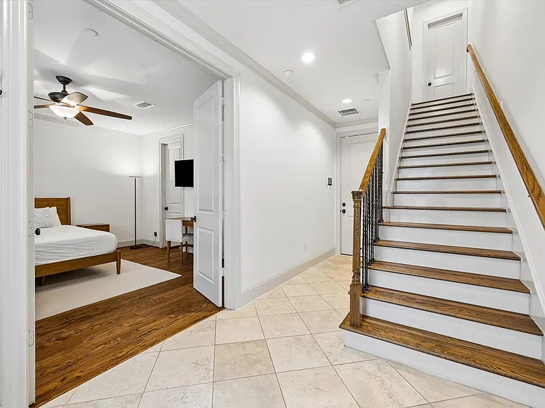 1521 Oakdale St — Photo 5
