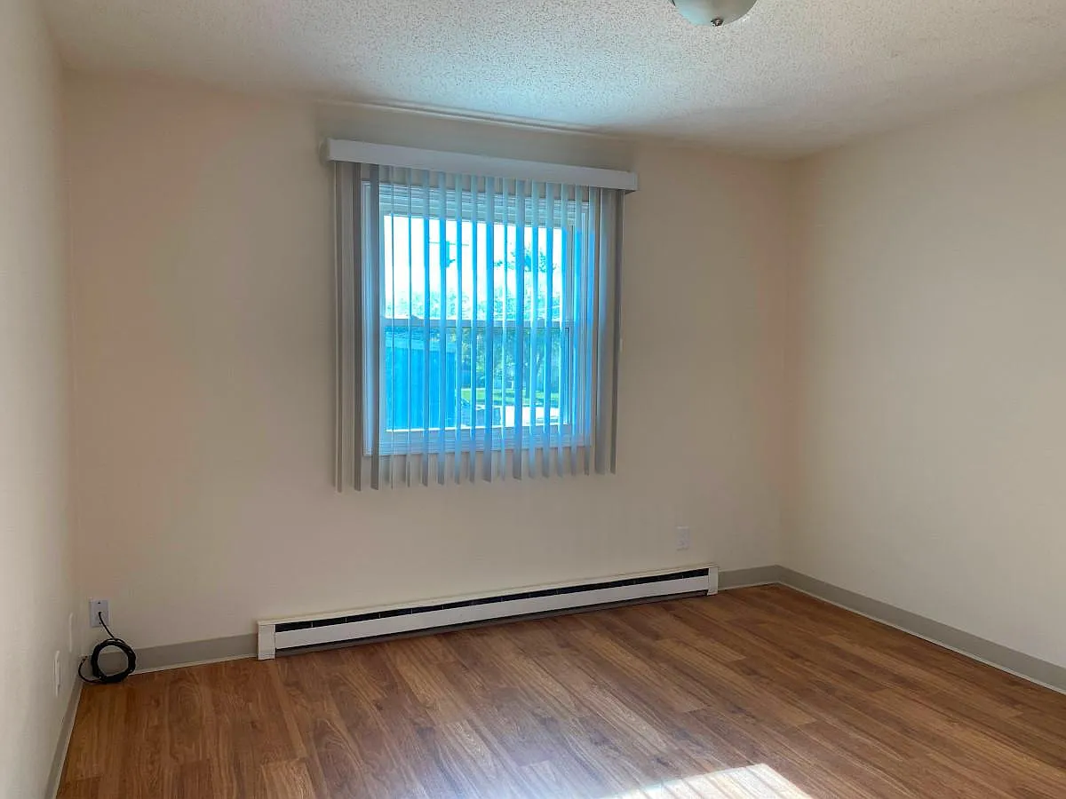 Building Photo - 4713 Toronto St #2