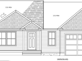 40 Forest Glen Ln, Topsham, ME 04086