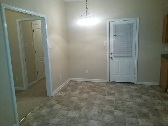 4th image of 2714 Gage Dr