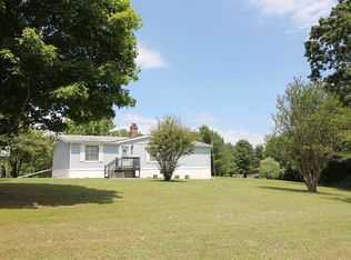 4237 Falls Rd, Victoria, VA 23974