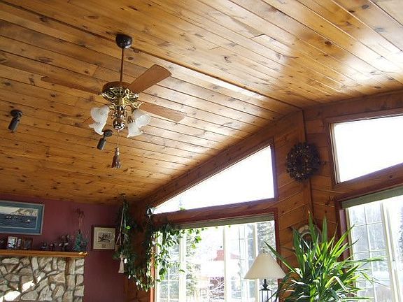 Living Room Tongue & Groove Ceiling