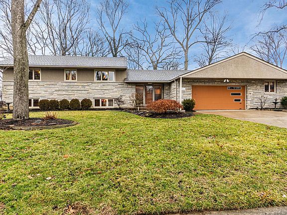 3rd image of 440 Village Dr