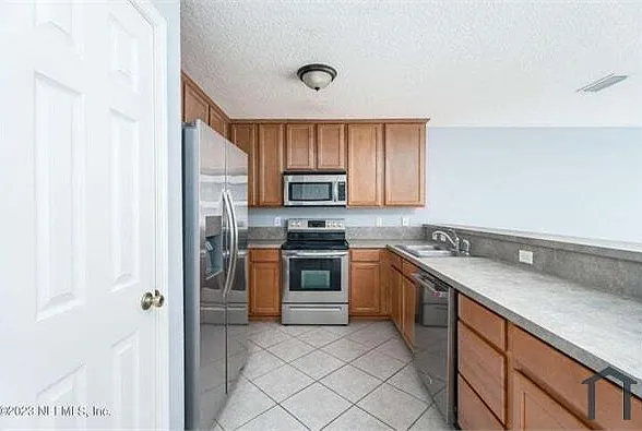 822 S Black Cherry Dr — Photo 3