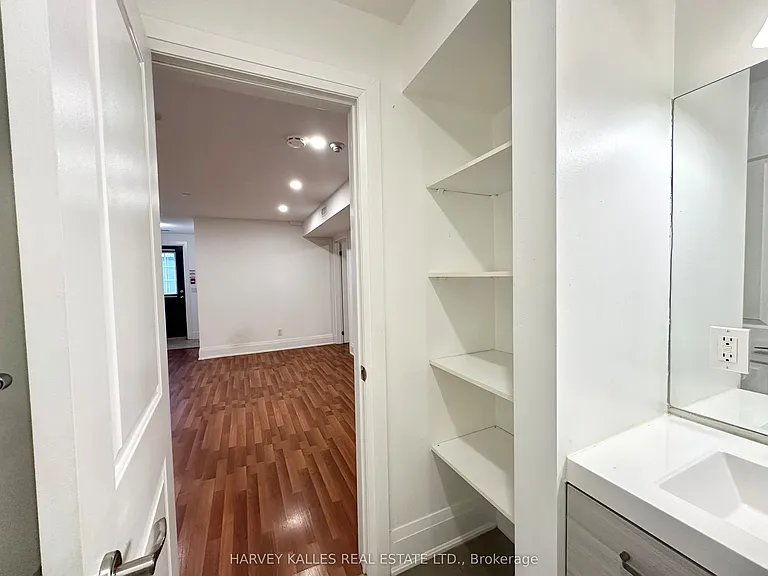 543 Palmerston Blvd #2 — Photo 17