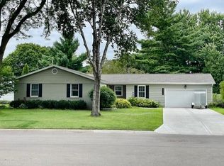 2315 Navajo Ct, Janesville, WI 53545