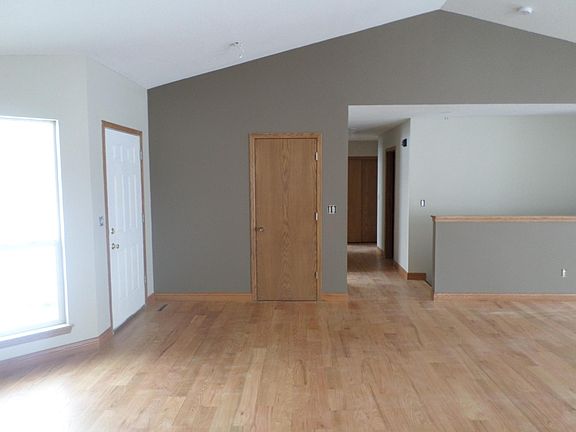 4th image of 2421 Fox Trail Dr NE