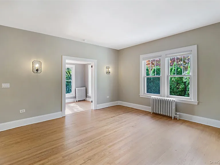 52 Sickles Ave — Photo 13