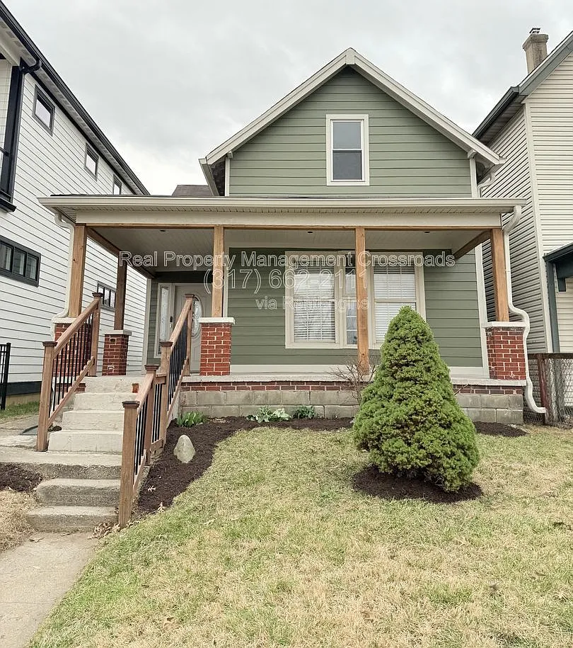 4 bed, 2.5 bath, 2700 sqft, $2,495 — Photo 1
