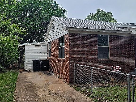 2nd image of 615 N Jackson Ave