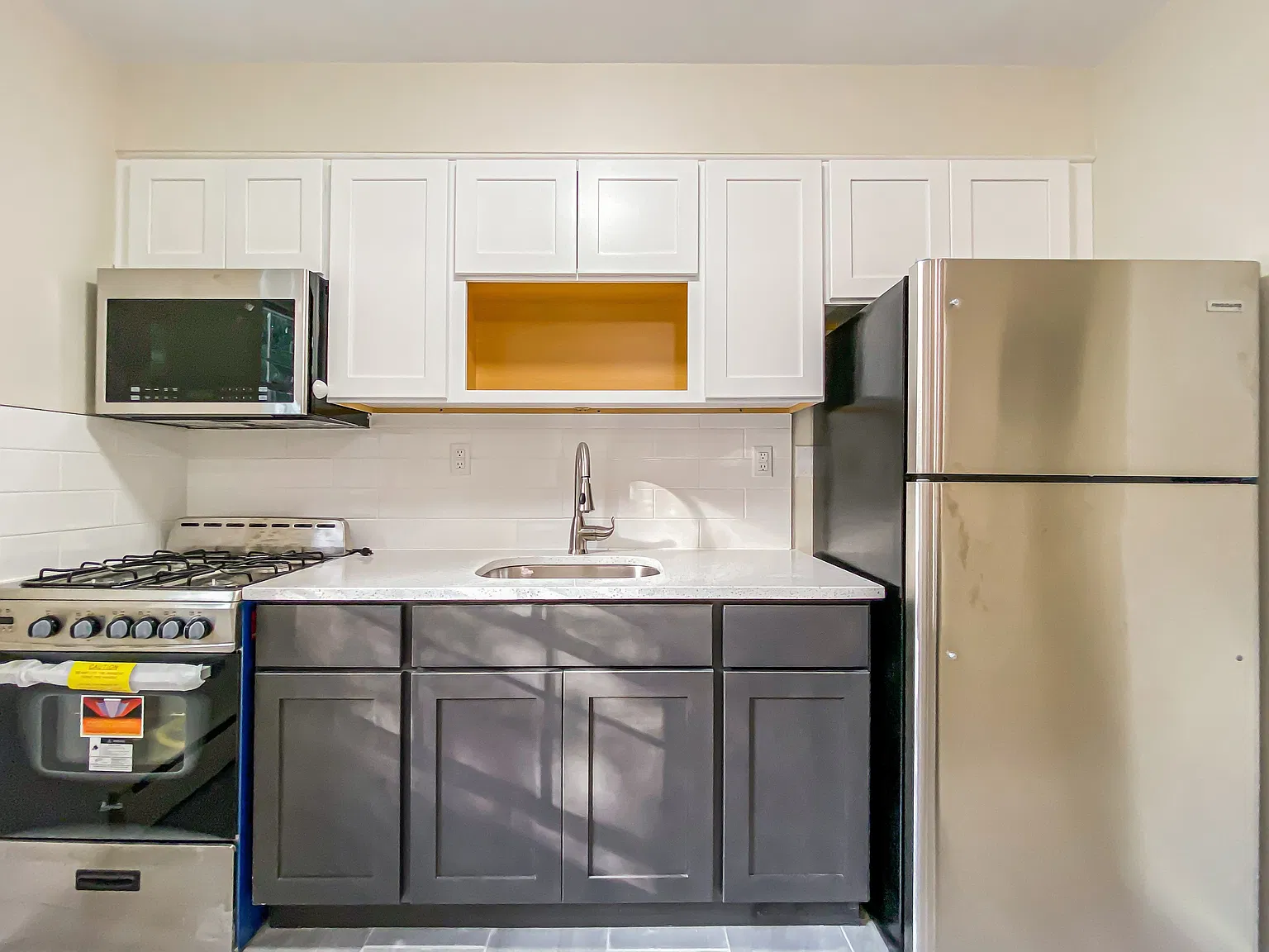 1 bed, 1200 sqft, $1,800 — Photo 2