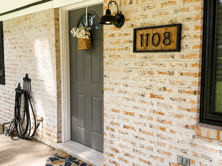 1108 Buckhall Rd — Photo 2
