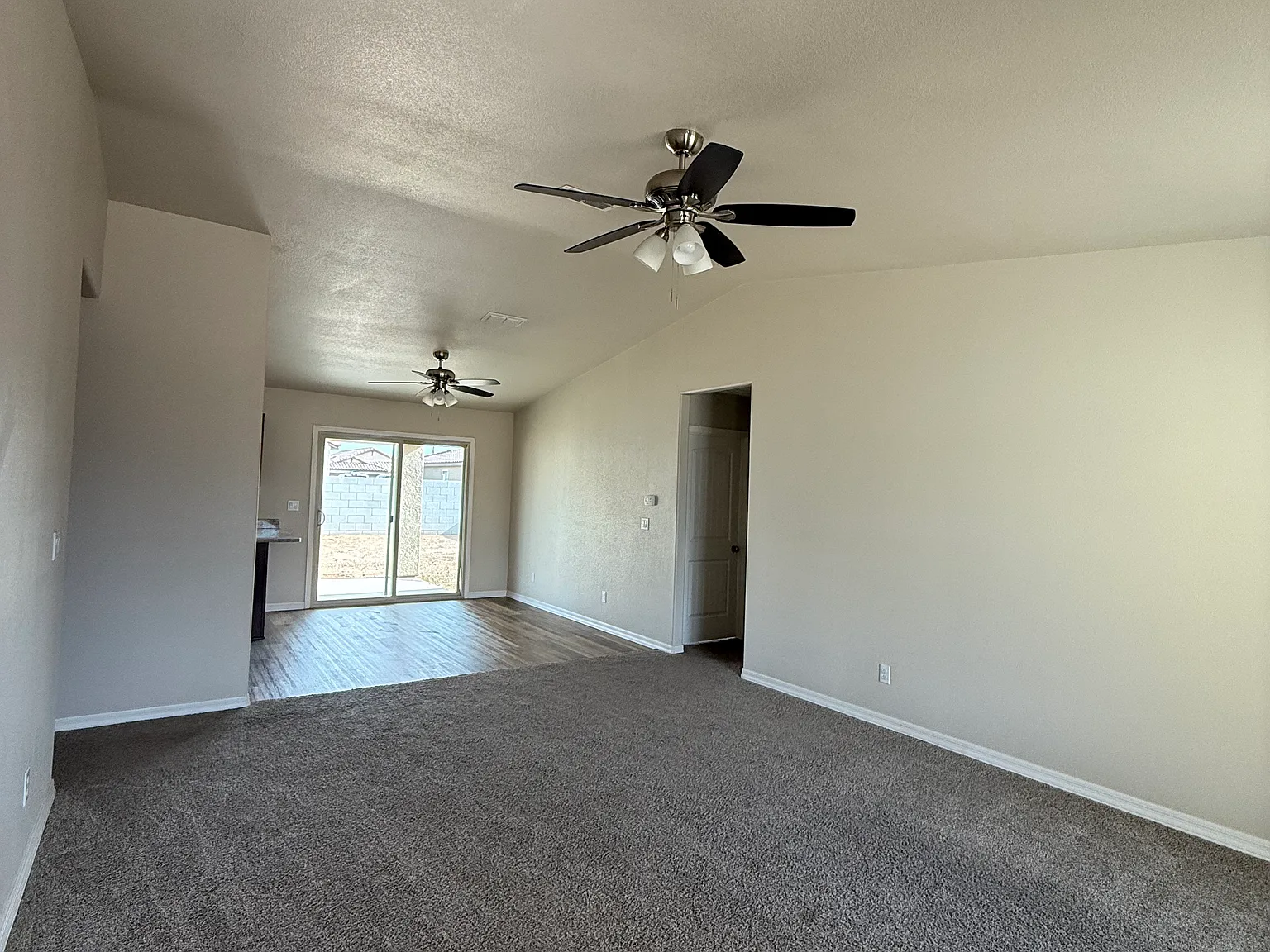 3 bed, 1205 sqft, $1,575 — Photo 2