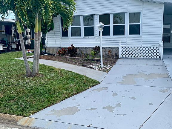 2nd image of 706 Periwinkle Cir