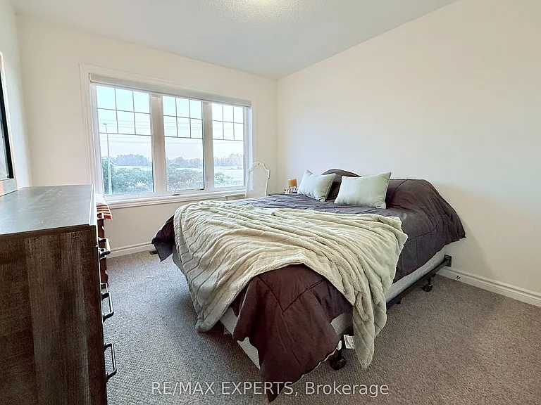 2229 Grainger Loop — Photo 24