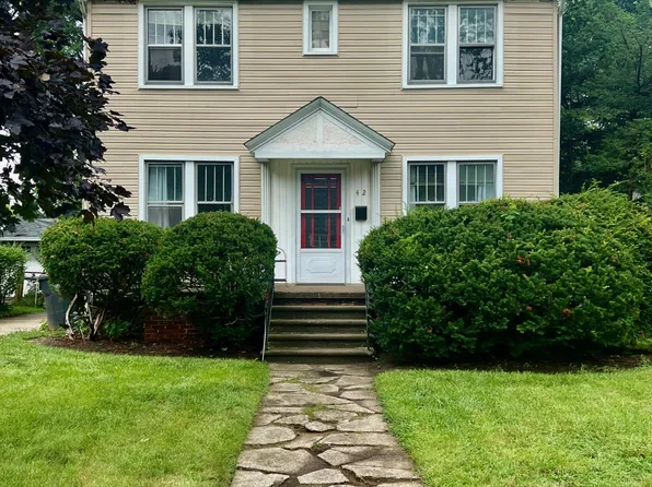 42 Oakdale Blvd, Pleasant Ridge, MI 48069