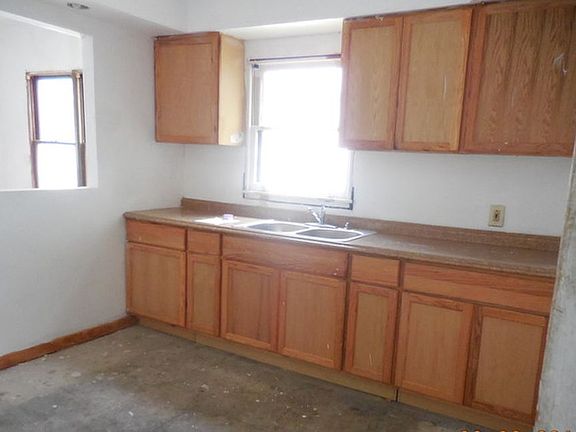 5th image of 14921 Ashland Ave #House