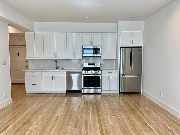 3rd image of 1740 Broadway St #402