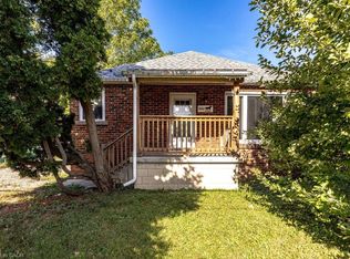 860 Garth St, Hamilton, ON L9C4K8