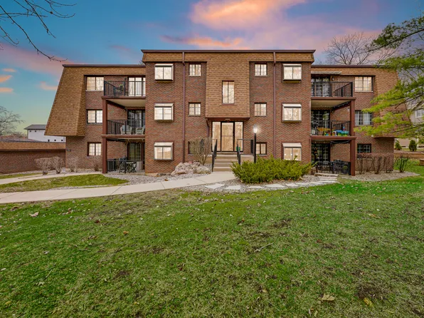 393 Duane St APT 304, Glen Ellyn, IL 60137