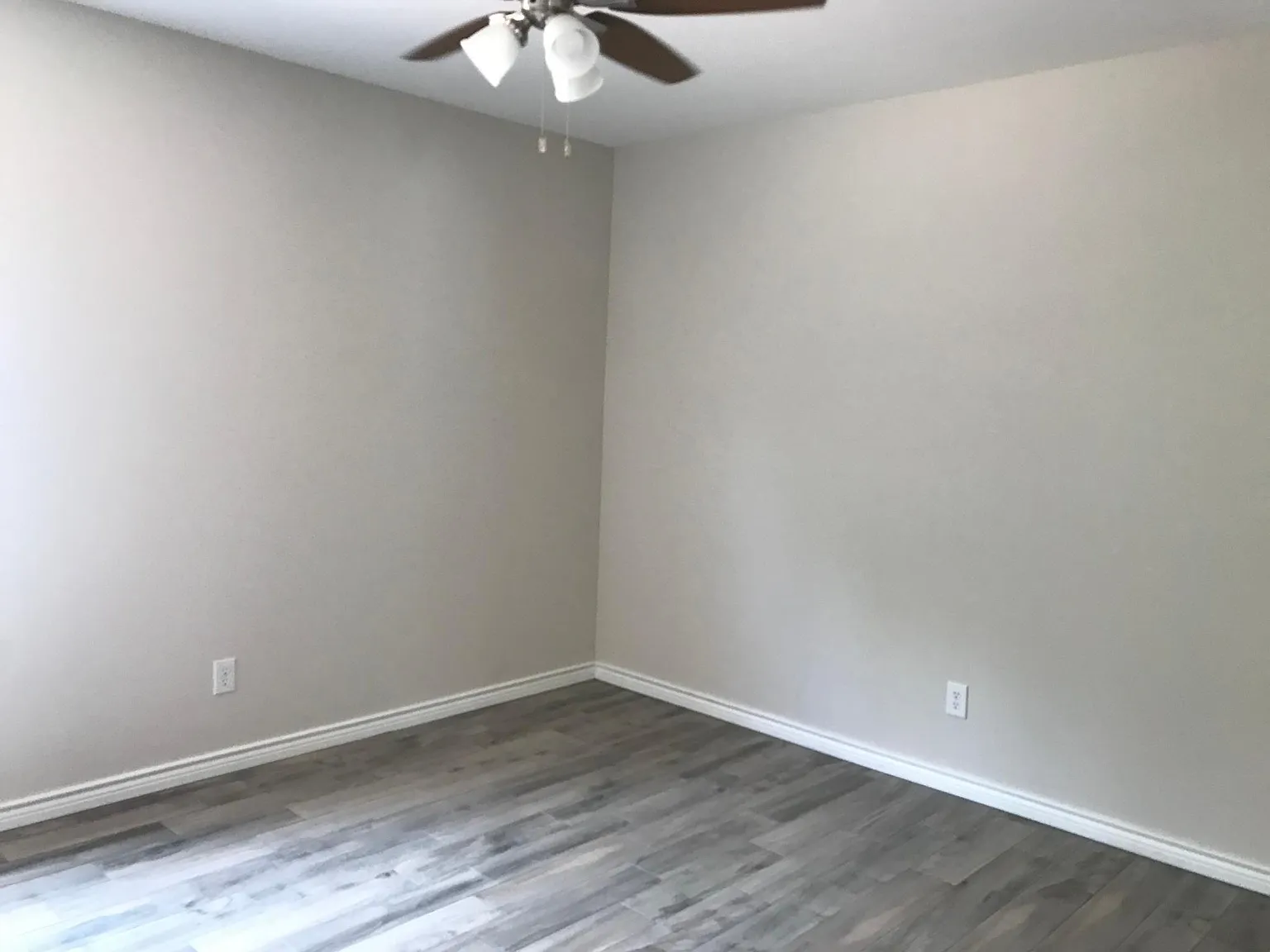 2 bed, 1000 sqft, $875 — Photo 4