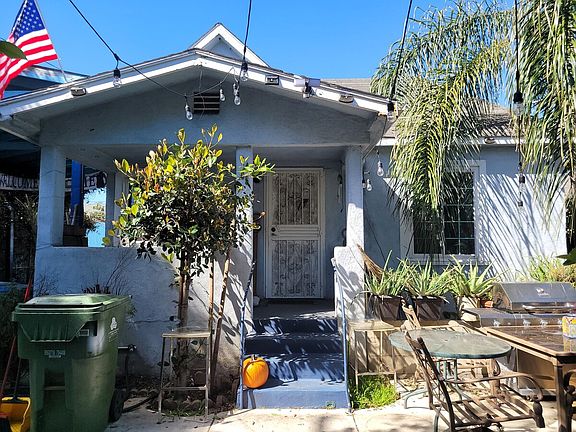 Front Entrance to Front Unit