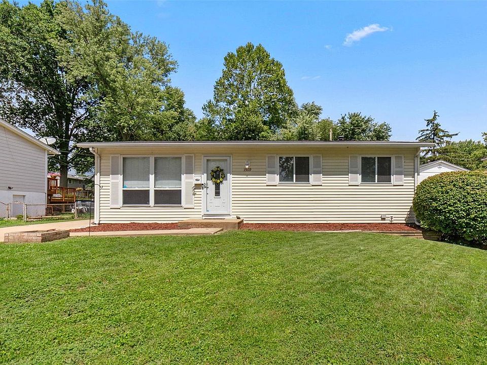 1st image of 1569 Ville Maura Ln
