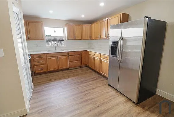 7921 Kimberly Blvd — Photo 8