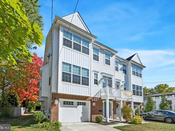 325 N Washington Ave, Moorestown, NJ 08057
