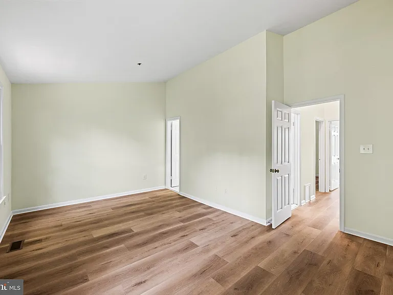 2615 Chivalry Ct — Photo 25