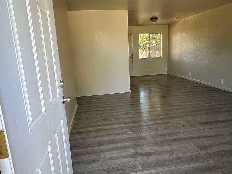 2418 N Edwards Ave #3 — Photo 1