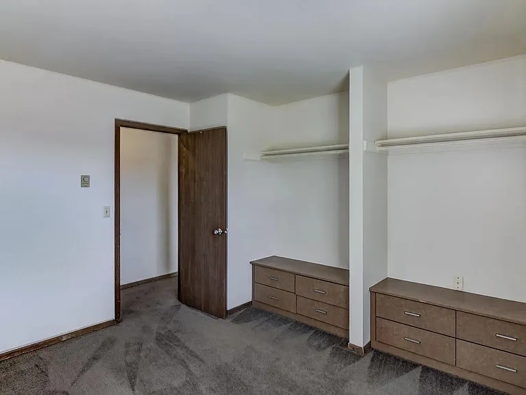 1153 Imperial Cir — Photo 14