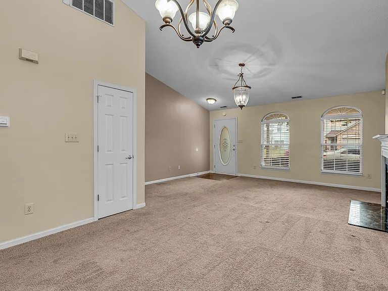 6748 Wimbledon Dr — Photo 8