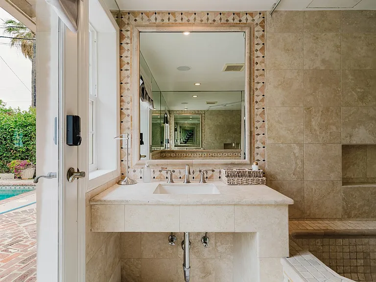 13405 Tiara St — Photo 39