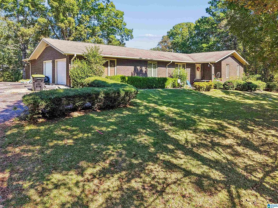 1st image of 1702 Springhill Dr