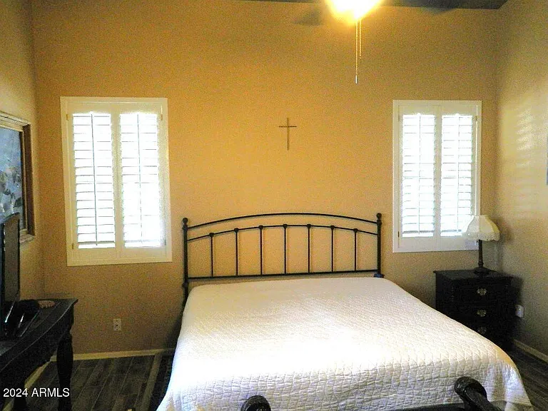 17210 W Elm St — Photo 27