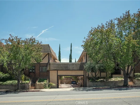 24420 Victory Blvd, Woodland Hills, CA 91367