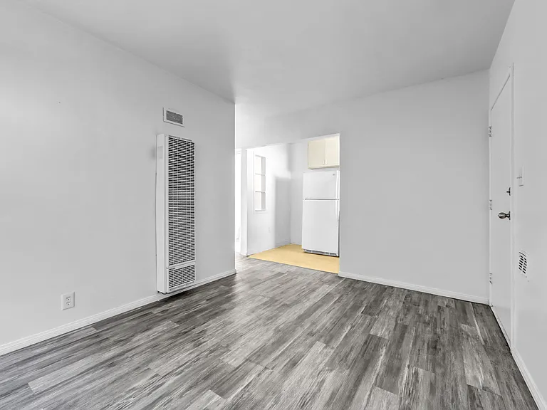 56 N Parkwood Ave #1 — Photo 4