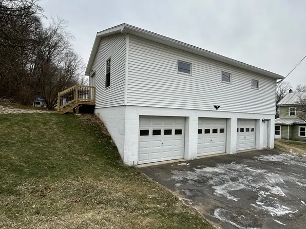 272 River Rd, Dalmatia, PA 17017
