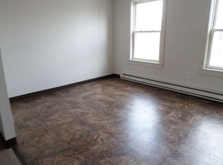 2 Union St APT 4, Taunton, MA 02780
