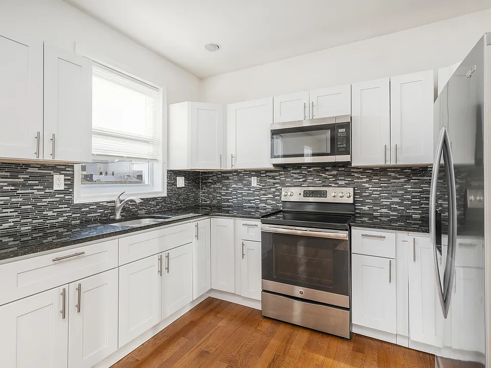251 E Girard Ave