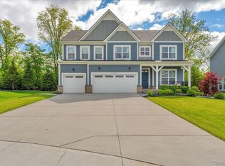 24324 Oak Ridge Blvd, South Lyon, MI 48178