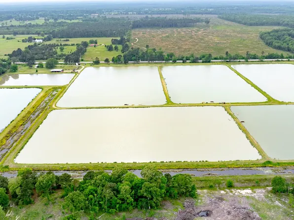 9822 N Highway 37, Clarksville, TX 75426